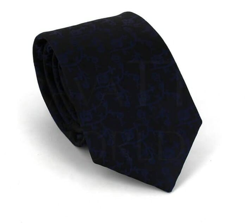 Cravate étroite imprimée bleu marine et noire