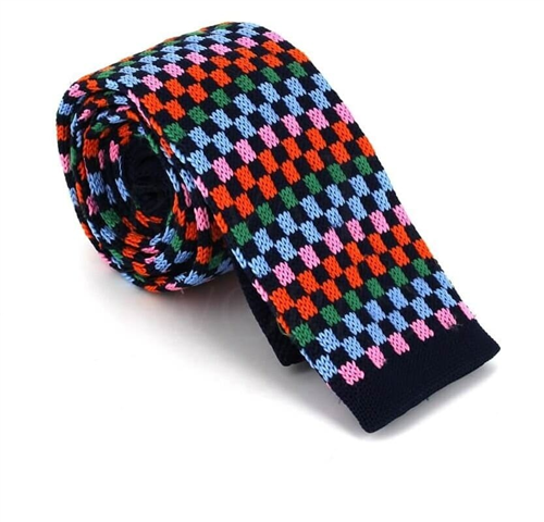 Cravate à carreaux multicolores en tricot