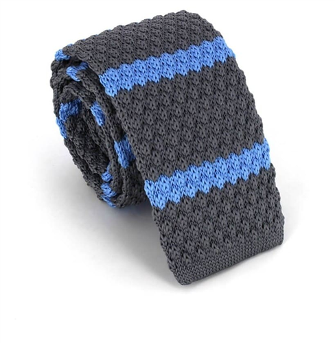 Cravate en tricot gris à rayures bleues