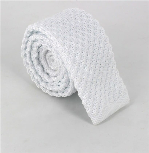 Cravate en tricot lisse à vagues blanche