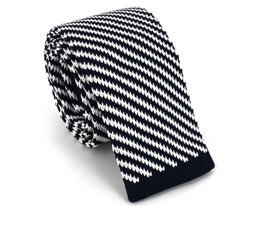 Cravate à rayures diagonales en tricot bleu et blanc