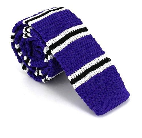 Cravate en tricot à fines rayures violettes