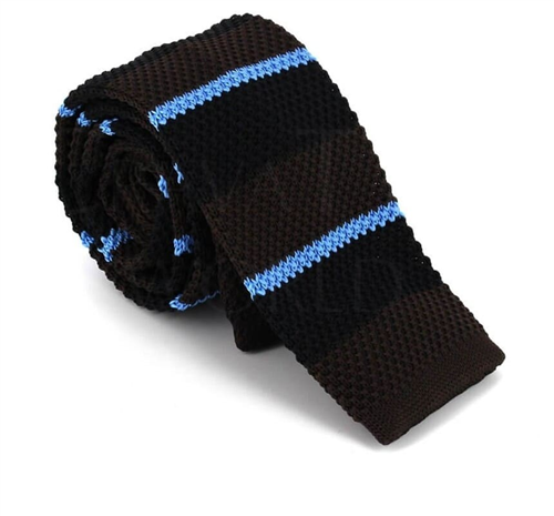 Cravate à rayures tricolores en tricot