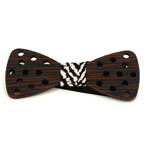 Nœud Papillon en bois avec petits trous