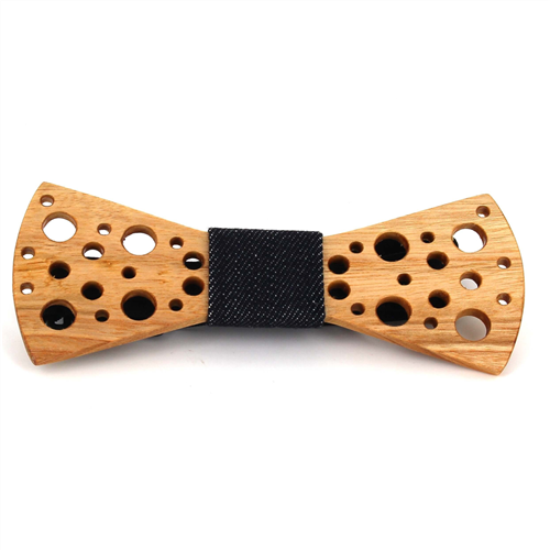 Nœud Papillon en bois avec petits trous