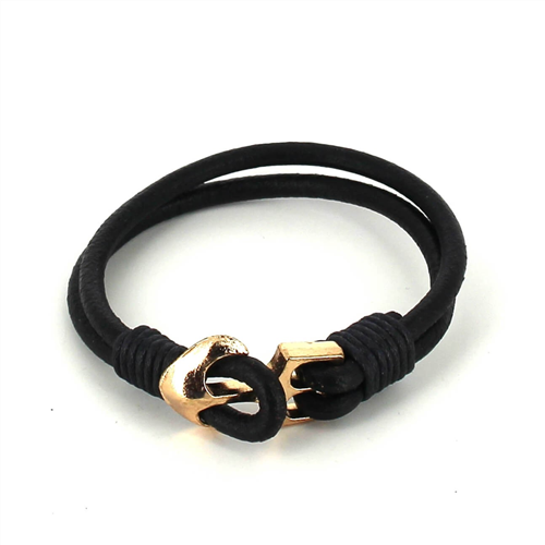 Bracelet en cuir avec ancre