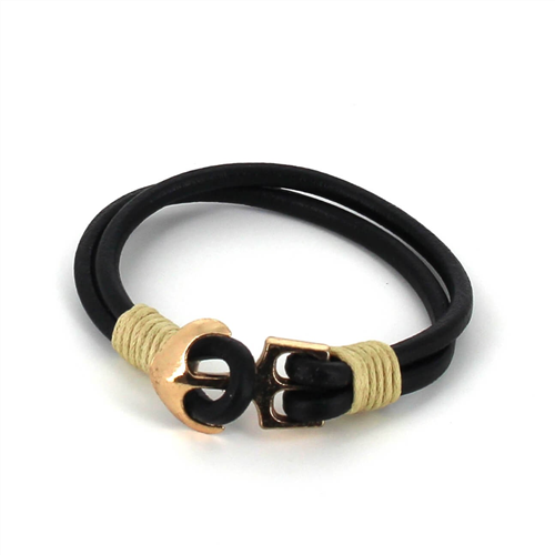 Bracelet en cuir avec ancre