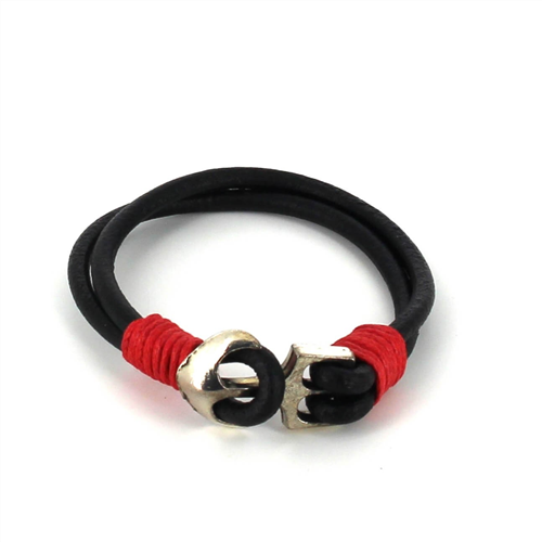 Bracelet en cuir avec ancre