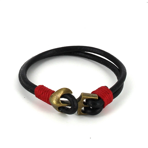 Bracelet en cuir avec ancre