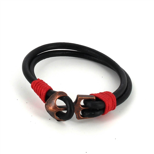 Bracelet en cuir avec ancre