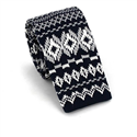 Cravate en tricot bleu à motif hivernal
