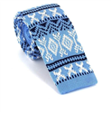Cravate en tricot bleu ciel à motif hivernal
