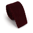 Cravate en tricot lisse vagues grenat
