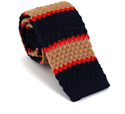Cravate à rayures tricolores en tricot ondulé