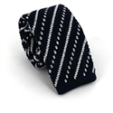Cravate à rayures diagonales en tricot, bleu marine et blanche