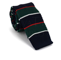 Cravate à rayures multicolores en tricot